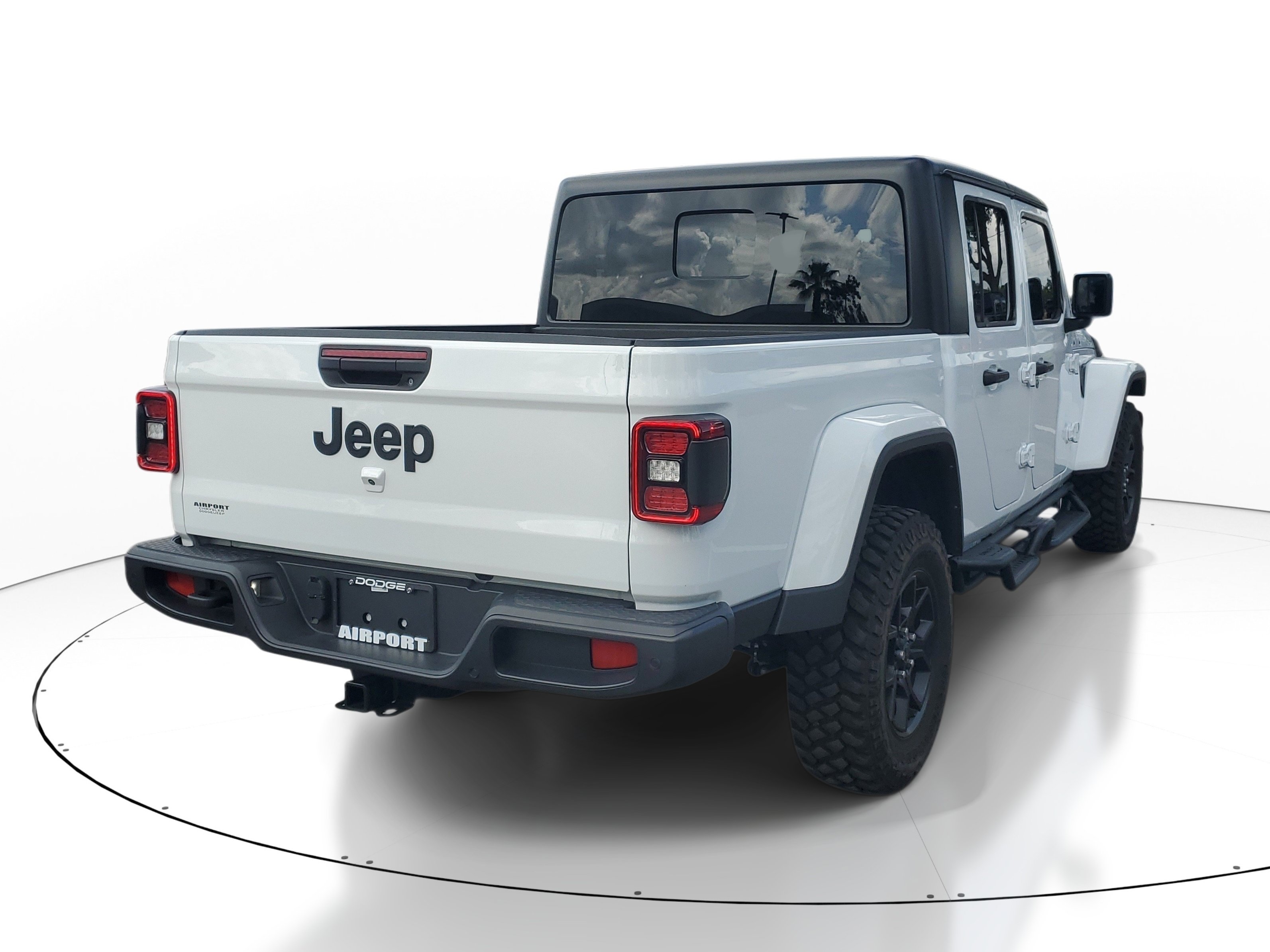 Used 2025 Jeep Gladiator Sport AWD/4WD image 6
