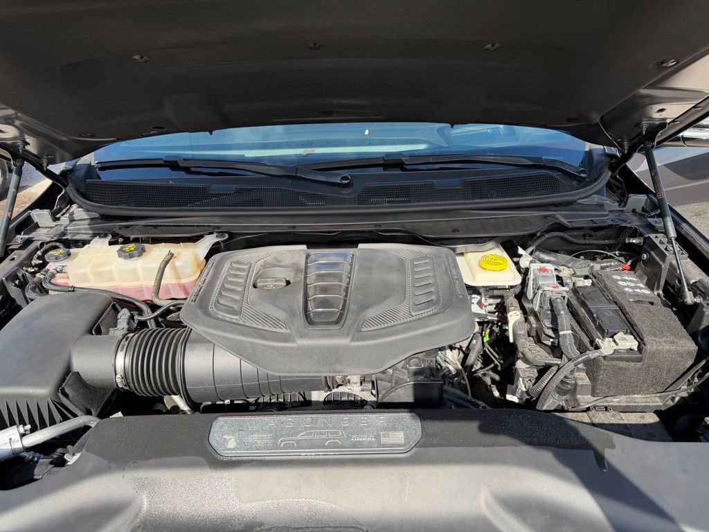 Used 2023 Jeep Wagoneer Series III w/ Preferred Equipment Group image 12