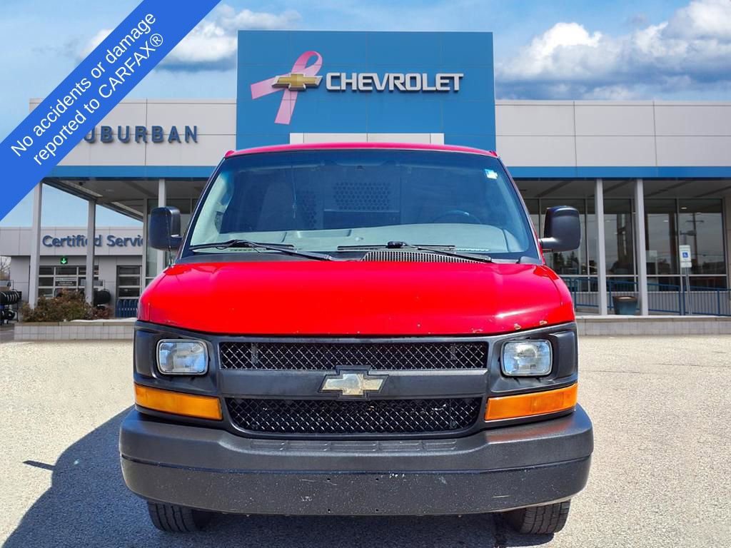 Used 2017 Chevrolet Express 2500 image 2