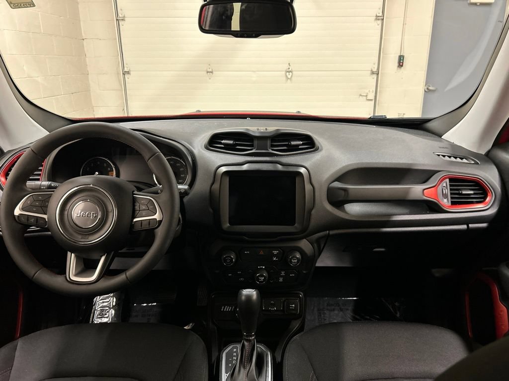 Used 2023 Jeep Renegade Trailhawk AWD/4WD image 18