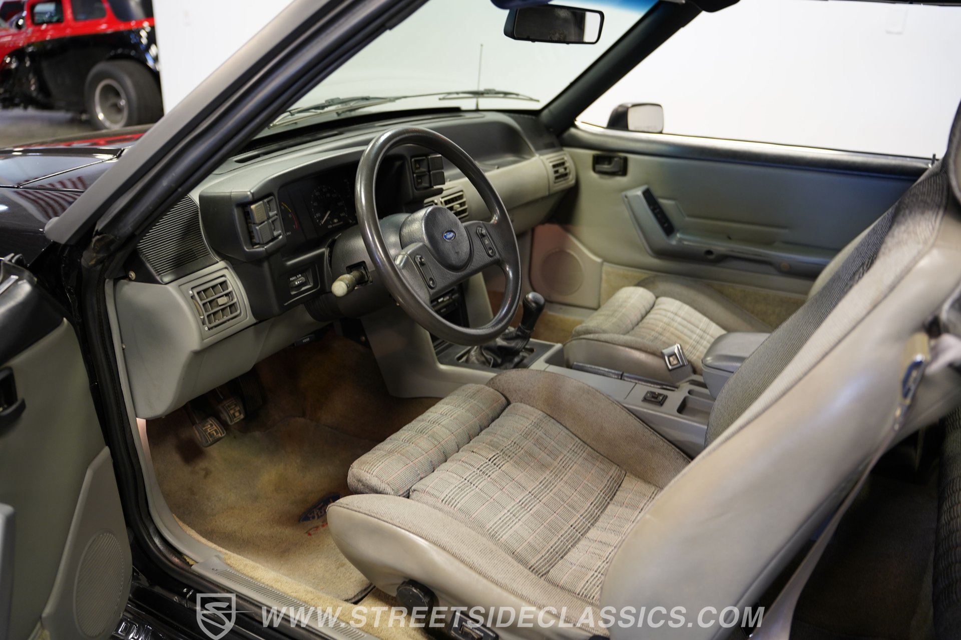 Used 1989 Ford Mustang GT RWD image 4
