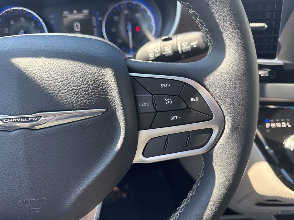 Used 2023 Chrysler Voyager LX FWD image 16