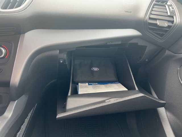 Used 2017 Ford Escape SE AWD/4WD image 3