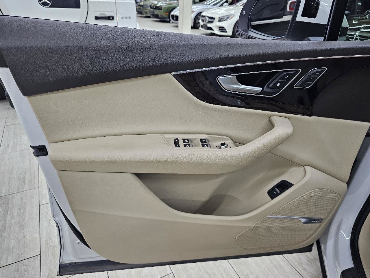 Used 2018 Audi Q7 3.0T Prestige AWD/4WD image 41