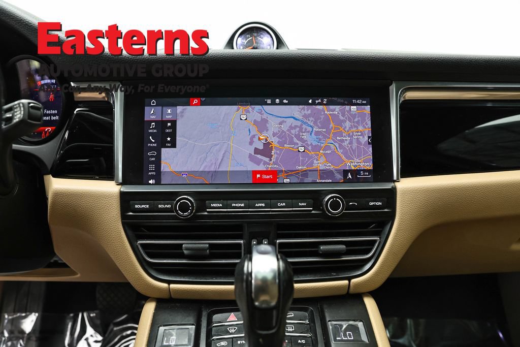 Used 2021 Porsche Macan AWD/4WD image 12