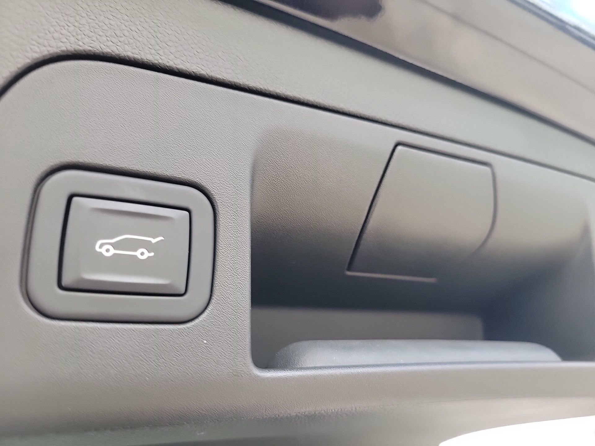 Used 2023 Buick Envision Essence image 17