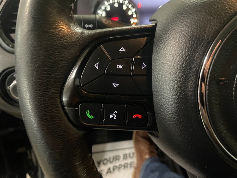 Used 2017 Jeep Renegade Altitude AWD/4WD image 10