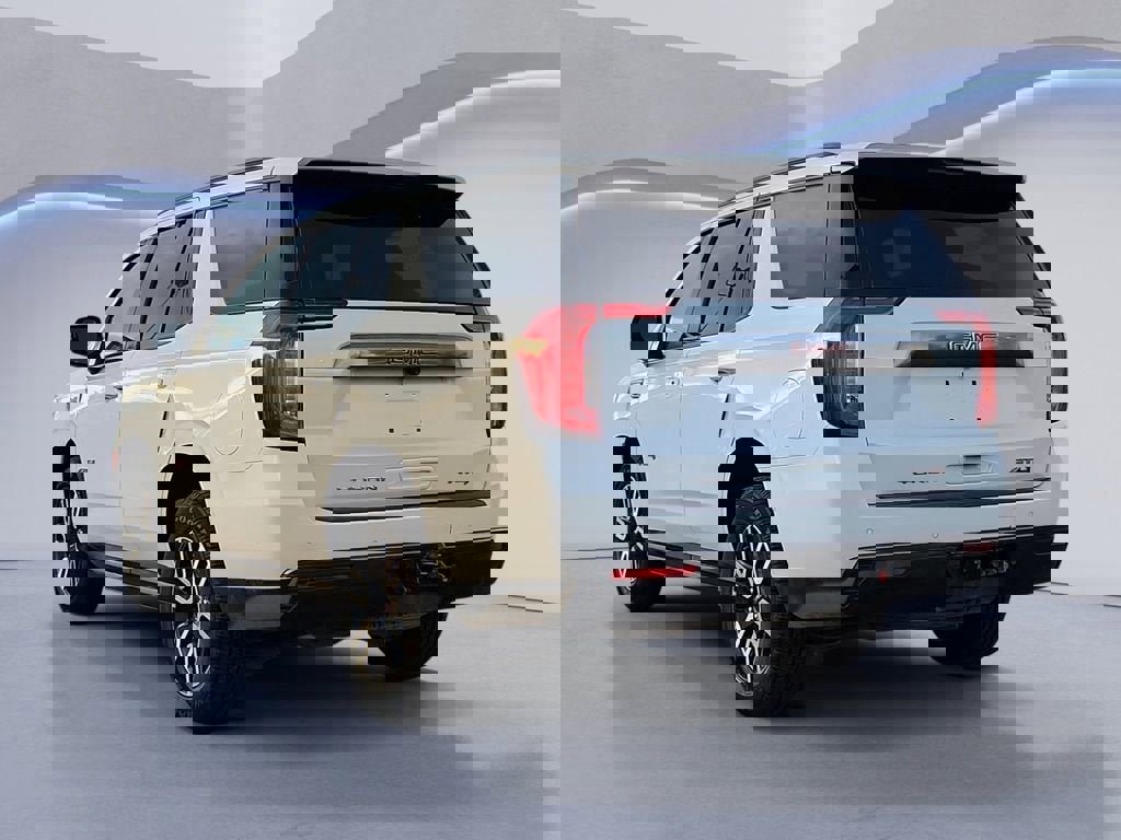 Used 2023 GMC Yukon AT4 w/ AT4 Premium Package image 3