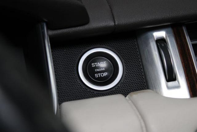 Used 2016 Land Rover Range Rover HSE AWD/4WD image 17