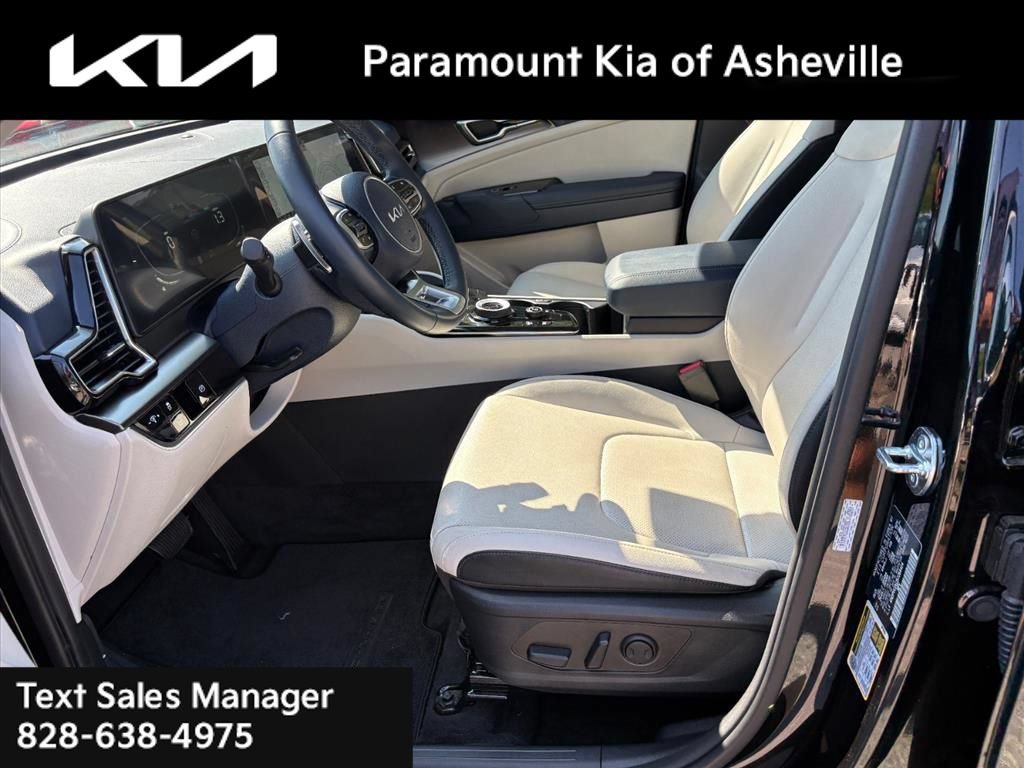 Certified 2025 Kia Sportage EX AWD/4WD image 17