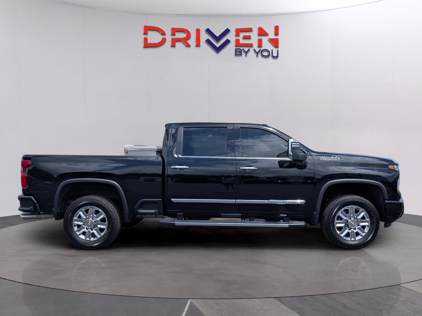 Used 2024 Chevrolet Silverado 2500 High Country w/ High Country Premium Package image 6