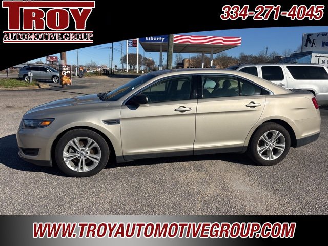 Used 2017 Ford Taurus SE image 1