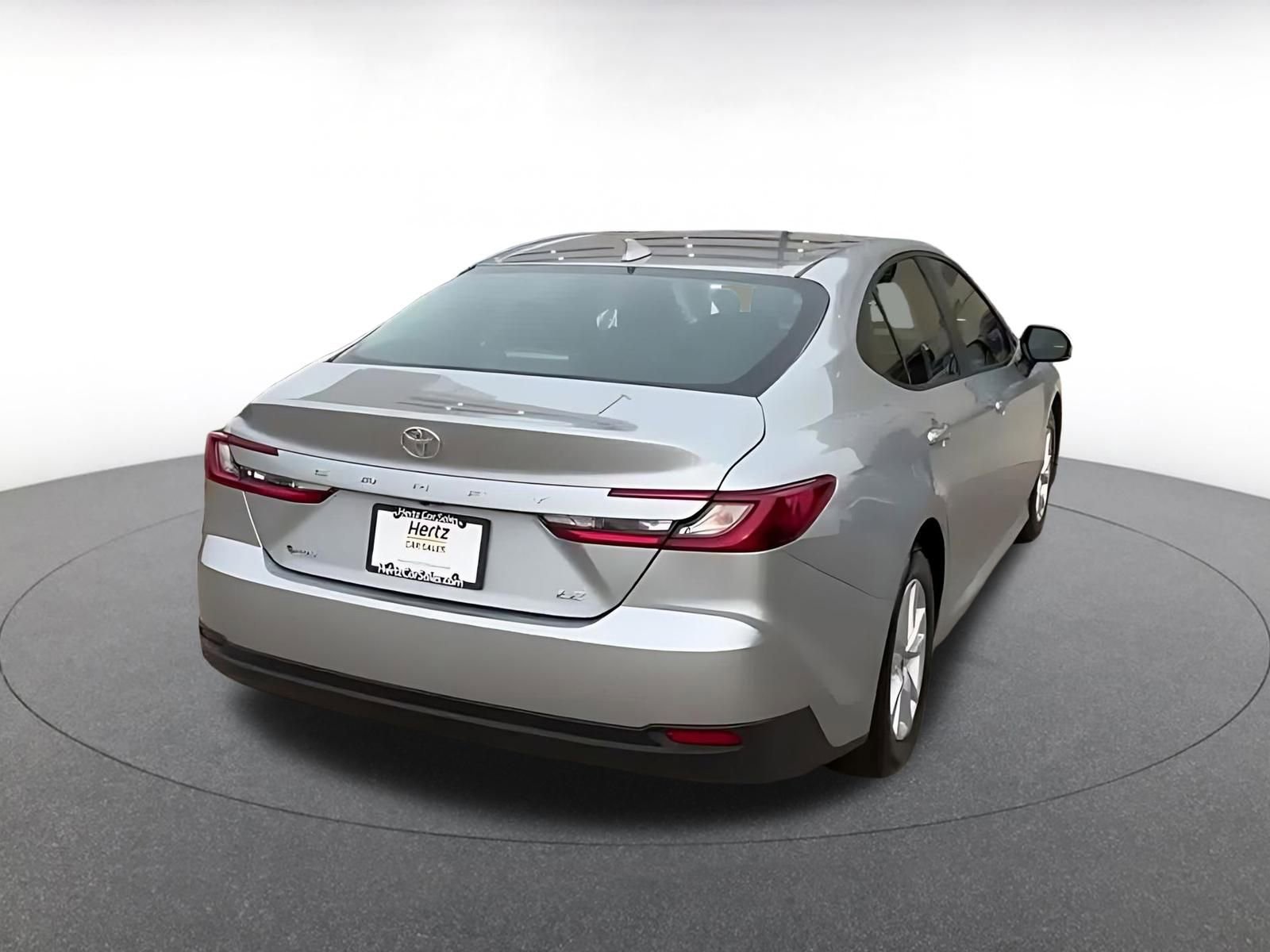 Used 2025 Toyota Camry LE image 14