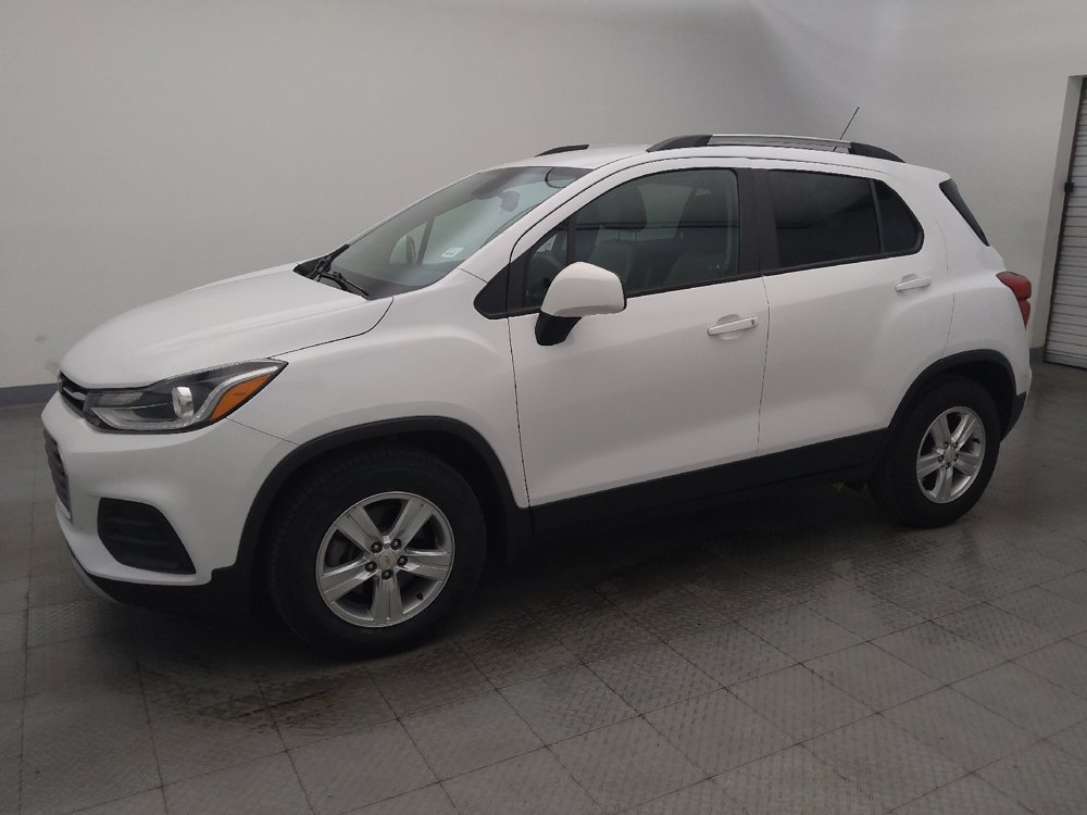 Used 2021 Chevrolet Trax LT FWD image 2