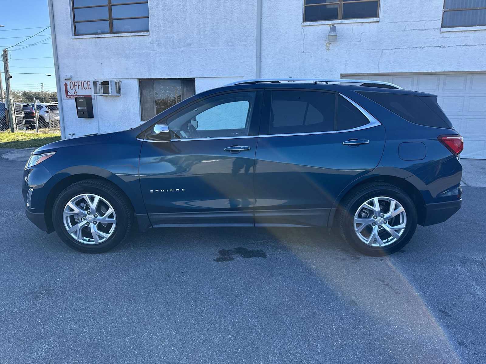 Used 2020 Chevrolet Equinox Premier image 3