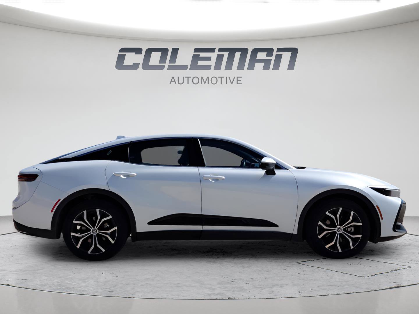 Used 2024 Toyota Crown Limited image 6