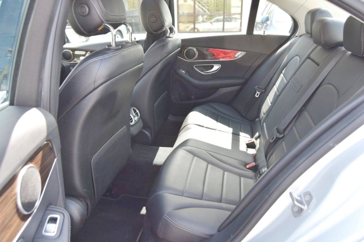 Used 2018 Mercedes-Benz C 300 4MATIC Sedan image 32