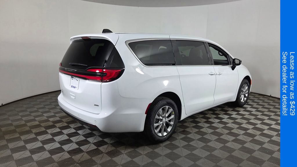 New 2027 Chrysler Pacifica Select AWD/4WD image 7