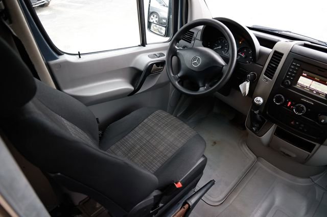 Used 2018 Mercedes-Benz Sprinter 2500 image 10
