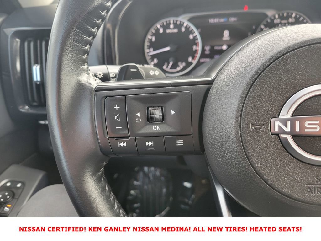 Certified 2025 Nissan Pathfinder SV image 32