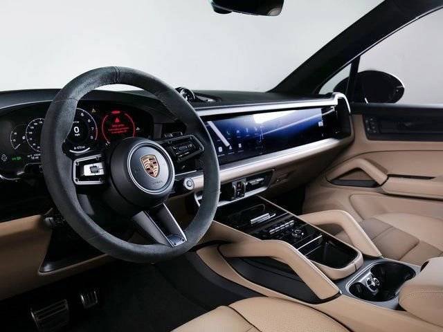 New 2026 Porsche Cayenne GTS AWD/4WD image 4