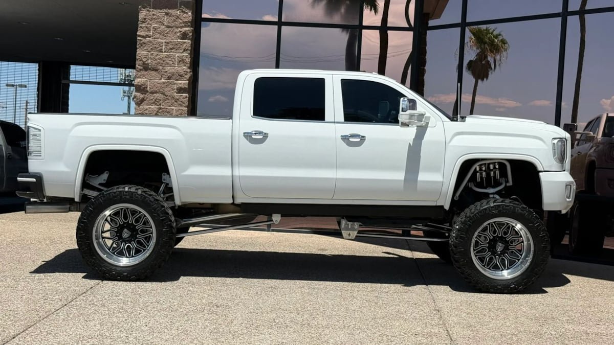 Used 2017 GMC Sierra 3500 Denali w/ Duramax Plus Package AWD/4WD image 14
