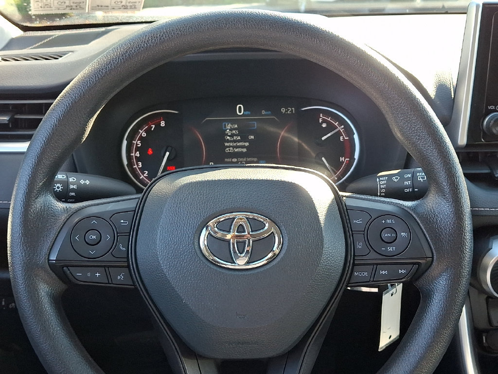Used 2025 Toyota RAV4 LE AWD/4WD image 21