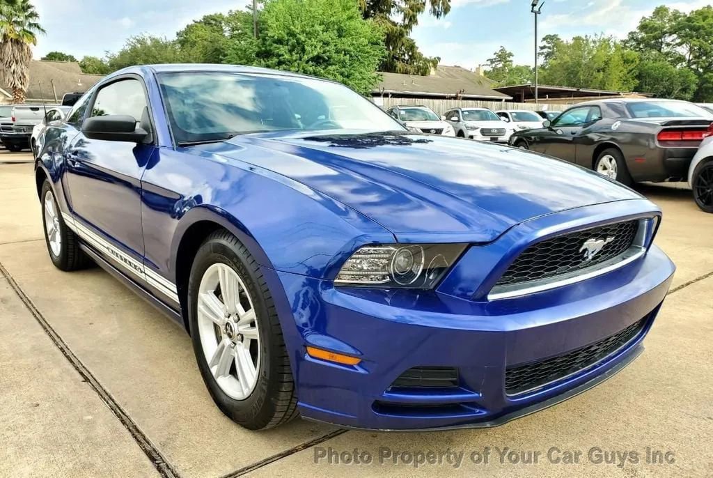Used 2013 Ford Mustang Coupe image 1