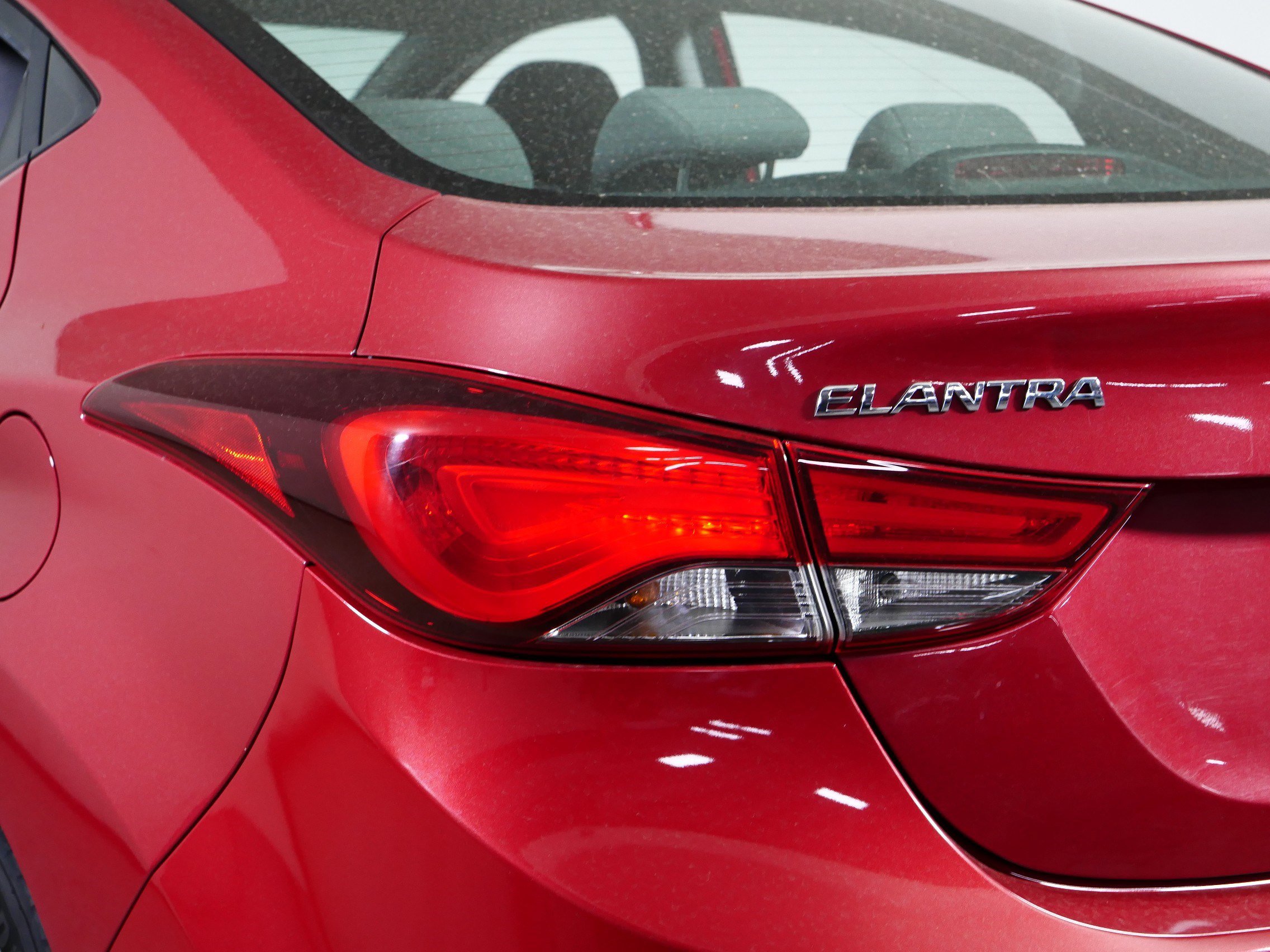 Used 2015 Hyundai Elantra SE FWD image 17