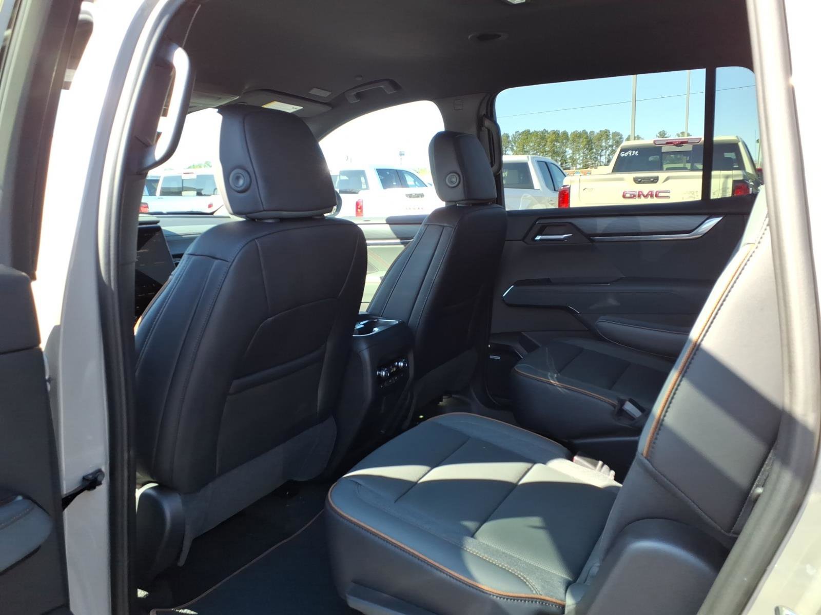 New 2026 GMC Acadia AT4 w/ Super Cruise Package AWD/4WD image 23