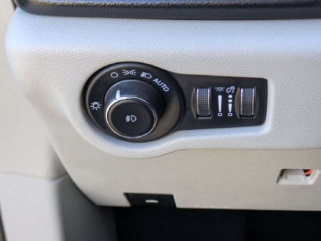 Used 2022 Chrysler Pacifica Touring-L FWD image 22