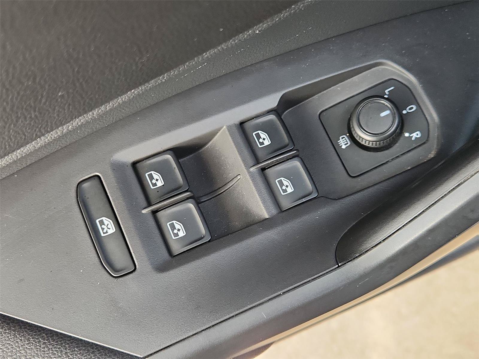 Used 2019 Volkswagen Jetta GLI FWD image 21