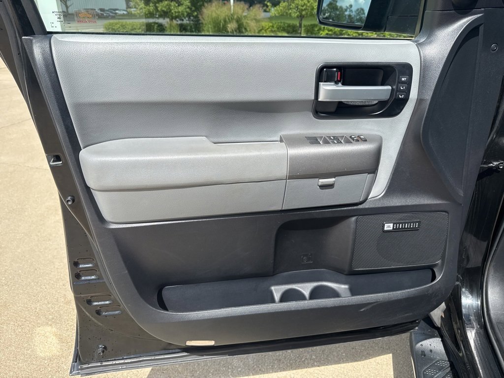 Used 2017 Toyota Sequoia Limited w/ Safety & Convenience Package image 17