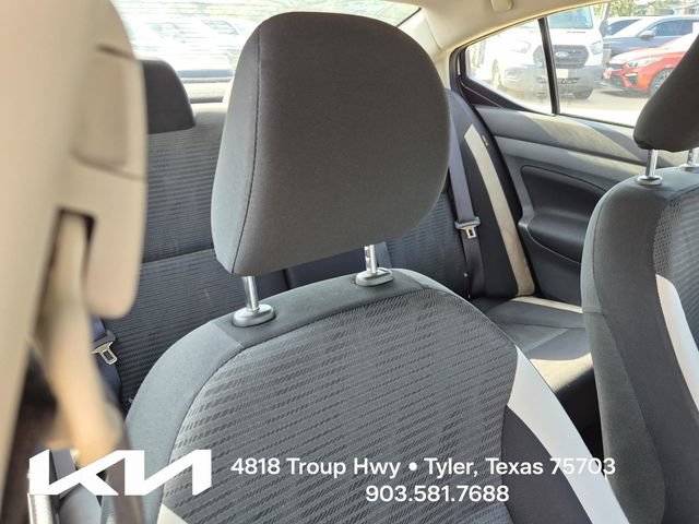 Used 2022 Nissan Versa SV FWD image 11