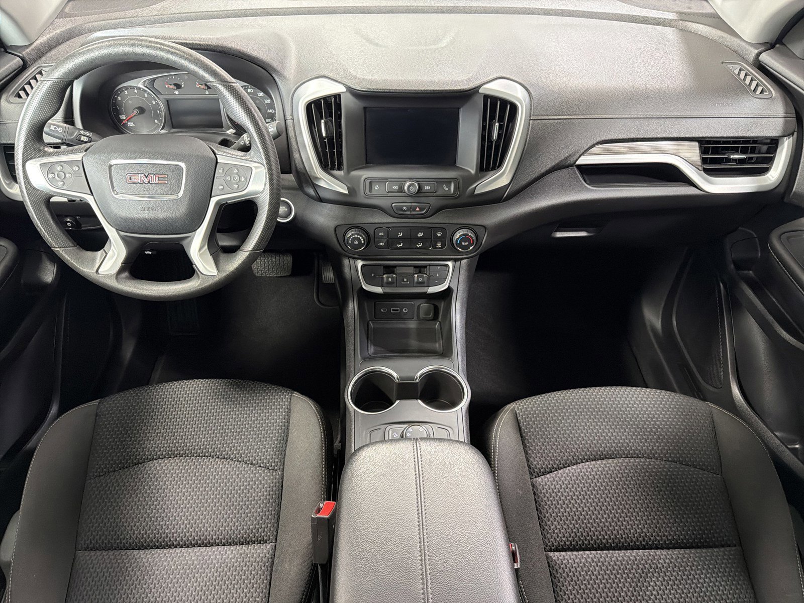 Used 2024 GMC Terrain SLE image 10