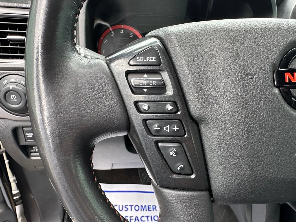 Used 2022 Nissan Titan PRO-4X w/ Pro-4x Convenience Package AWD/4WD image 19