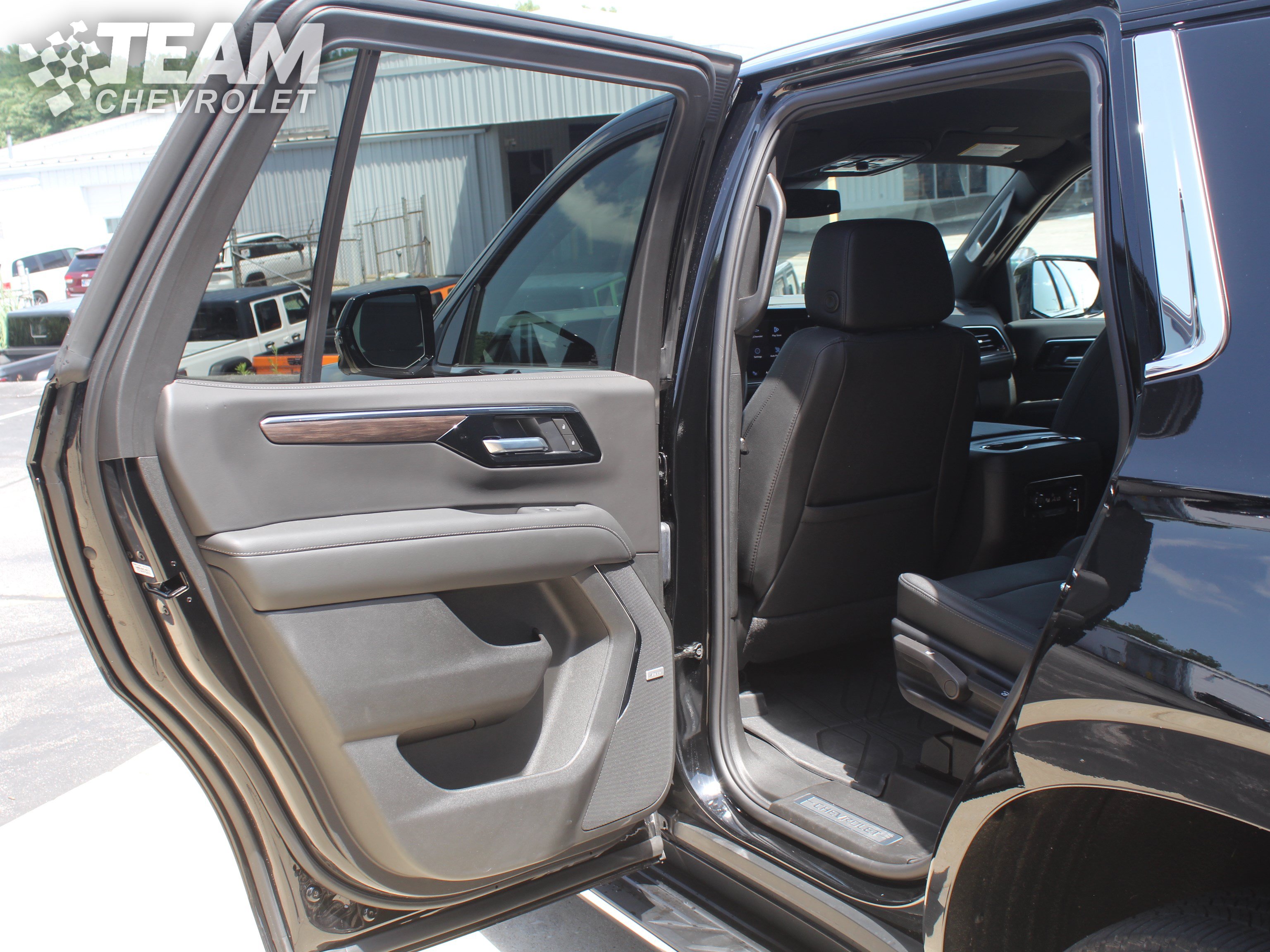 Used 2026 Chevrolet Tahoe LT w/ Comfort Package AWD/4WD image 20