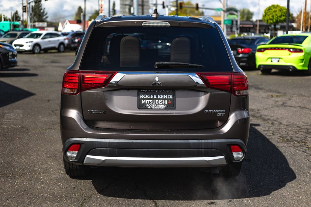 Used 2017 Mitsubishi Outlander GT AWD/4WD image 9