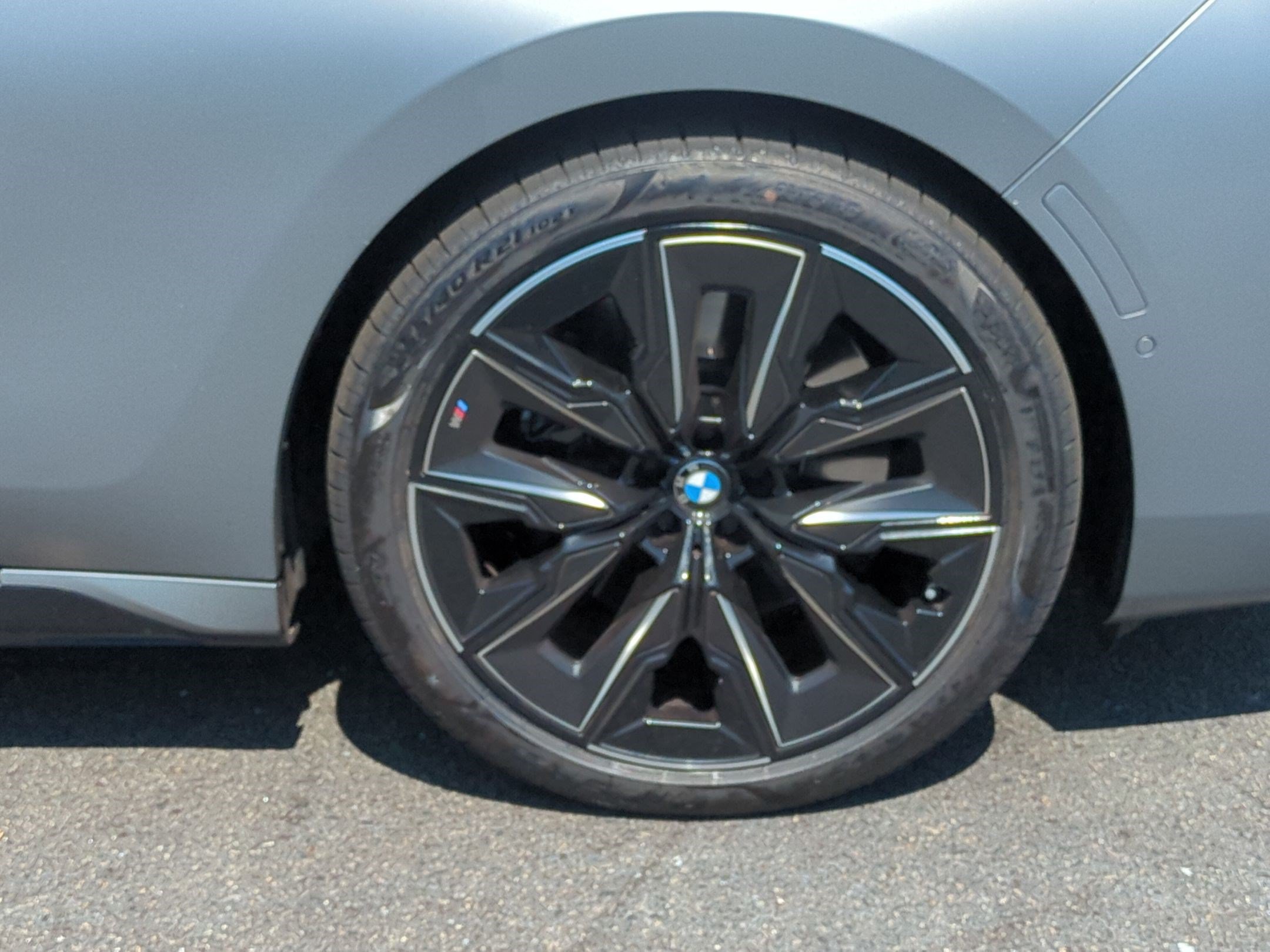Used 2023 BMW 760i xDrive AWD/4WD image 12