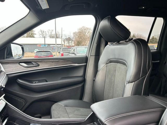 New 2026 Jeep Grand Cherokee Laredo image 33