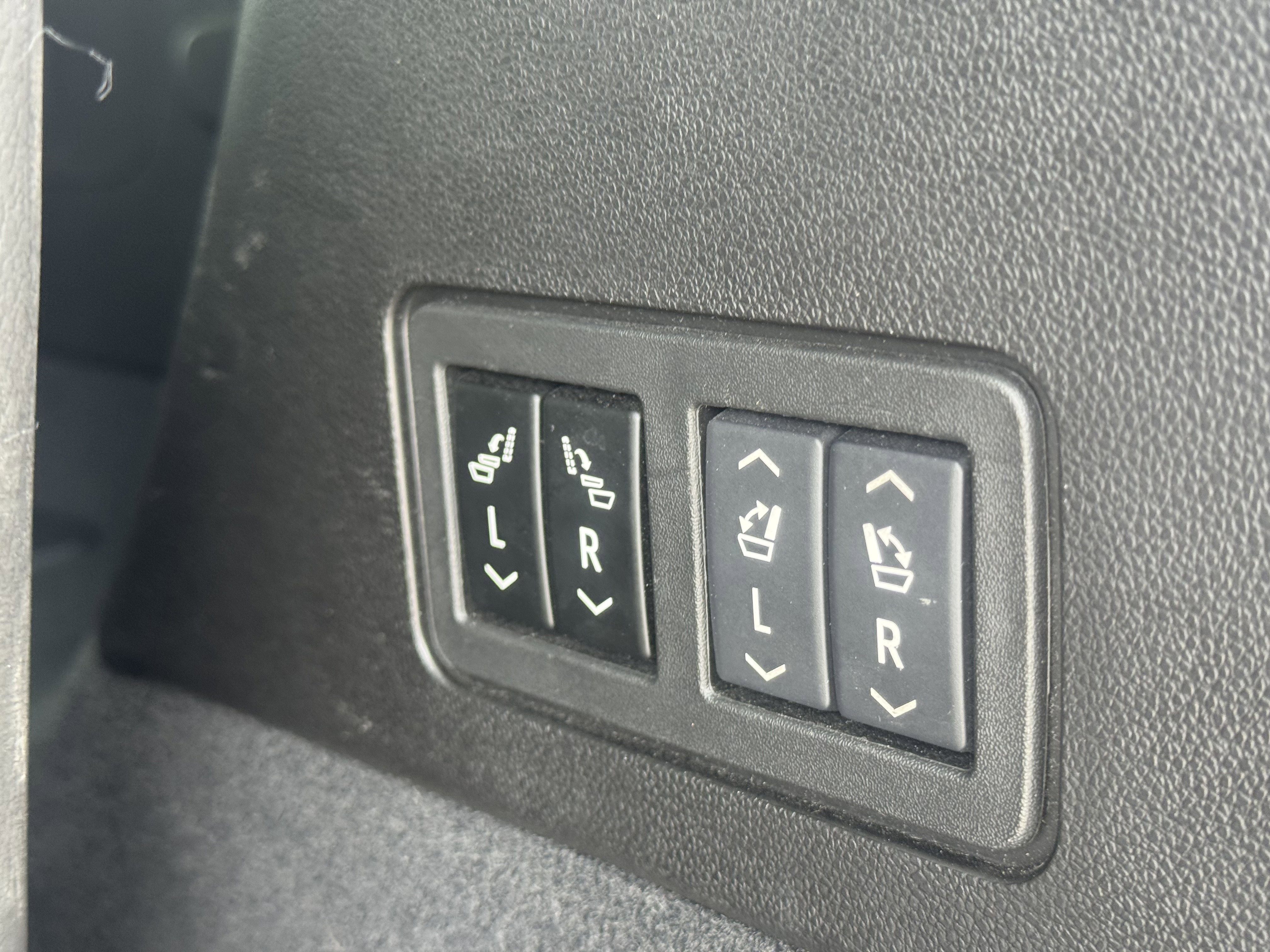 Certified 2024 Cadillac XT6 Premium Luxury image 11