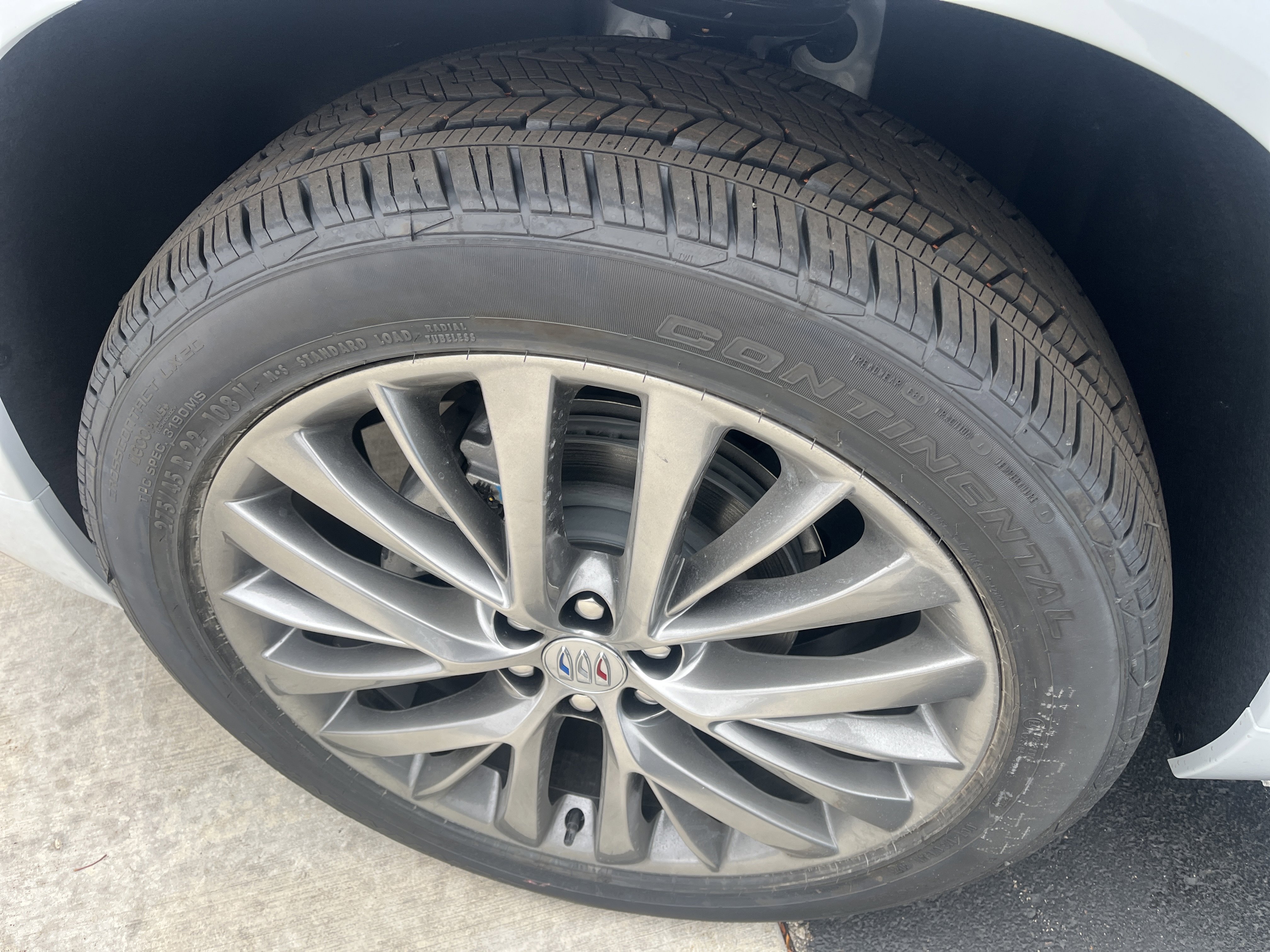 New 2026 Buick Enclave Avenir w/ Super Cruise Package image 2