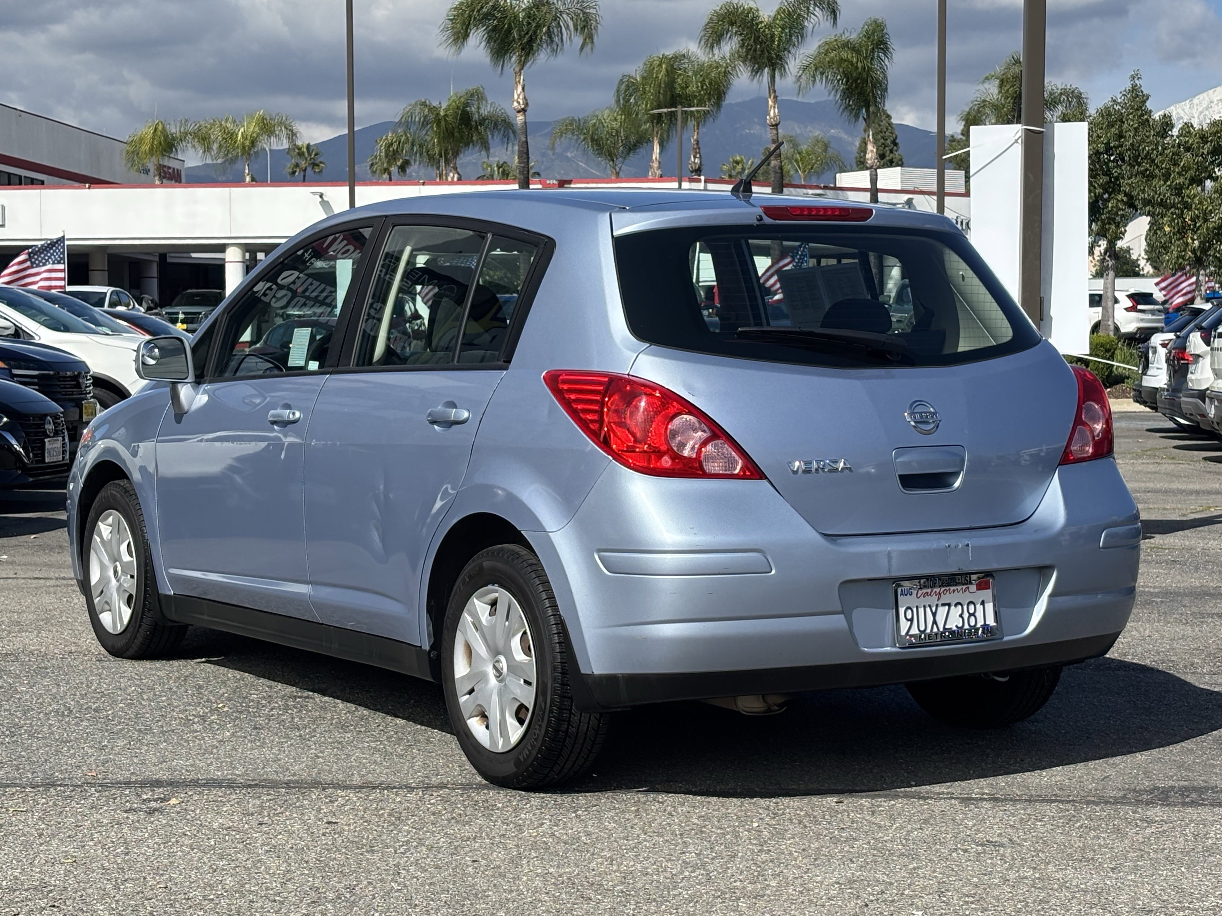 Used 2010 Nissan Versa 1.8 S w/ PWR Plus Pkg image 4