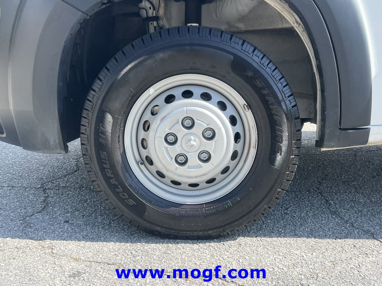 Used 2025 RAM ProMaster 2500 w/ Convenience Group image 33