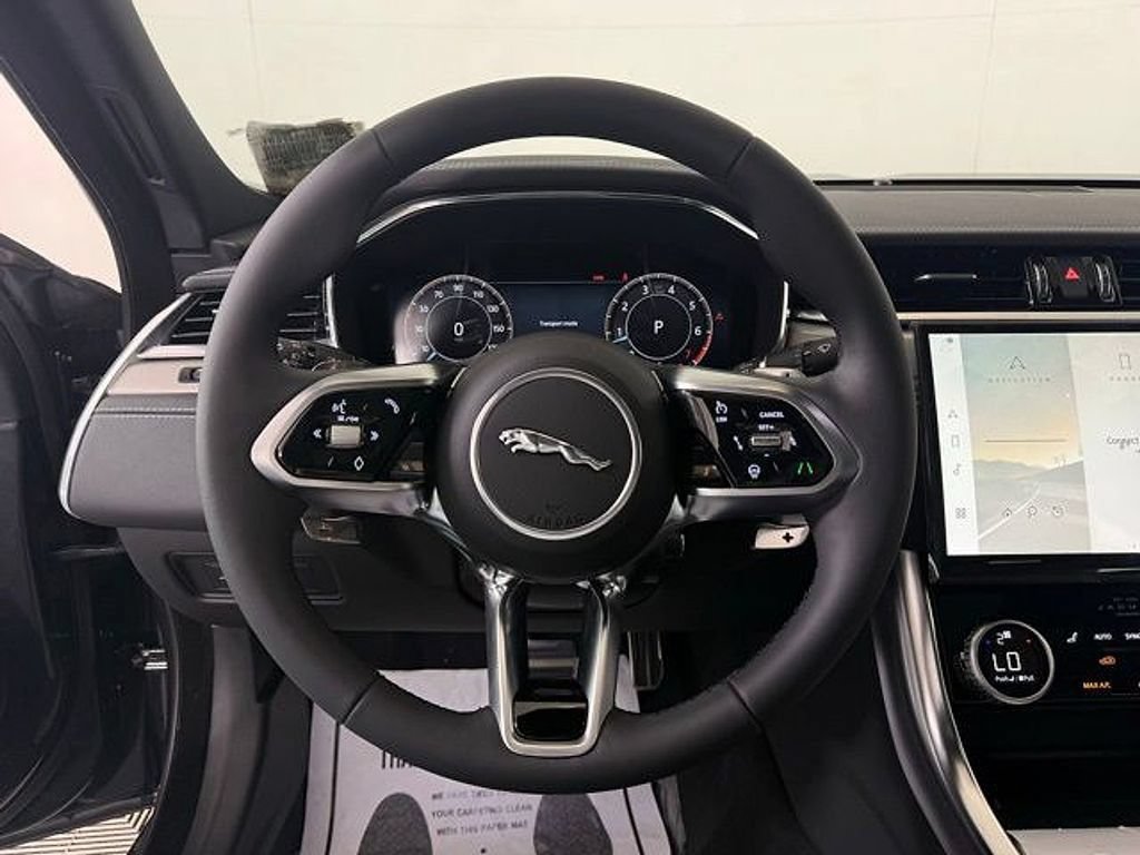 Certified 2024 Jaguar XF R-Dynamic SE AWD/4WD image 38