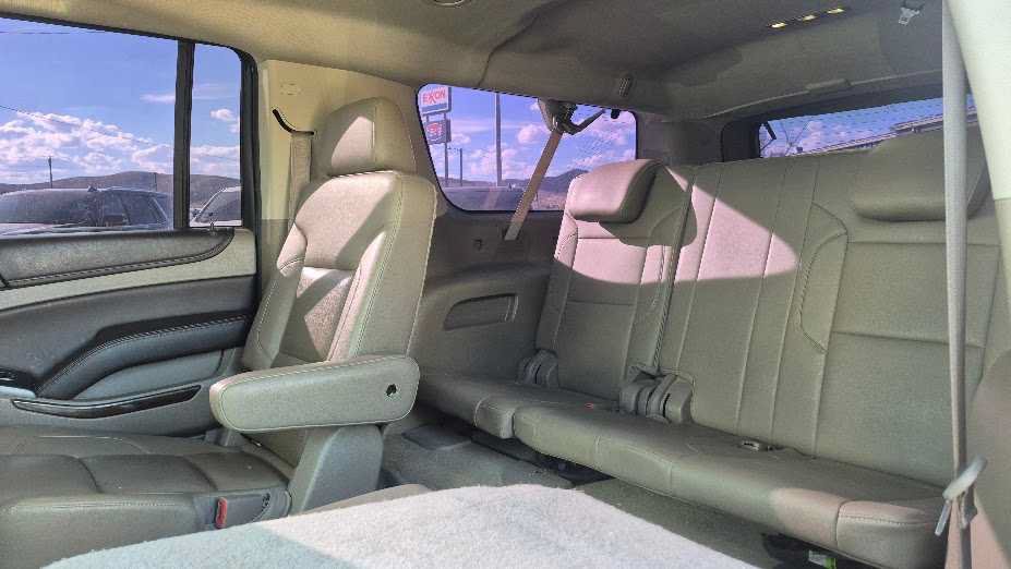 Used 2016 Chevrolet Suburban LT w/ LT Signature Package AWD/4WD image 11