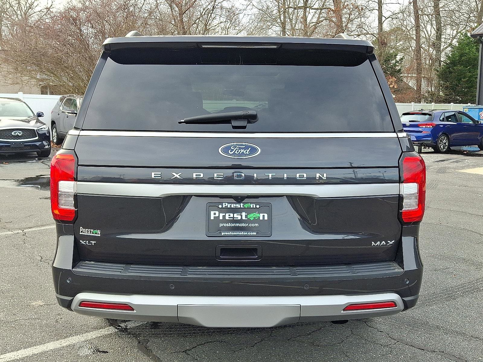 Used 2023 Ford Expedition Max XLT image 5