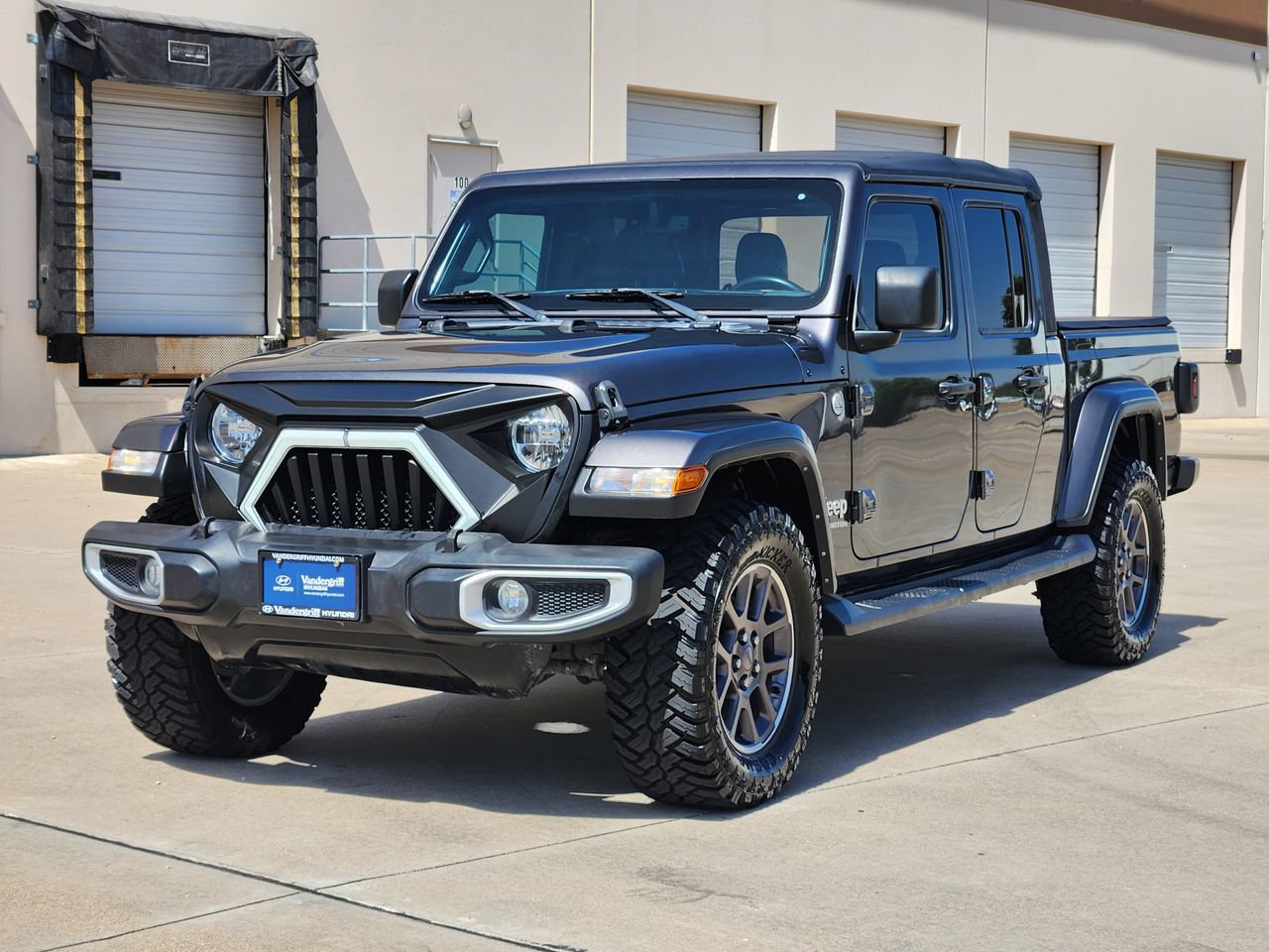 Used 2022 Jeep Gladiator Overland AWD/4WD image 2