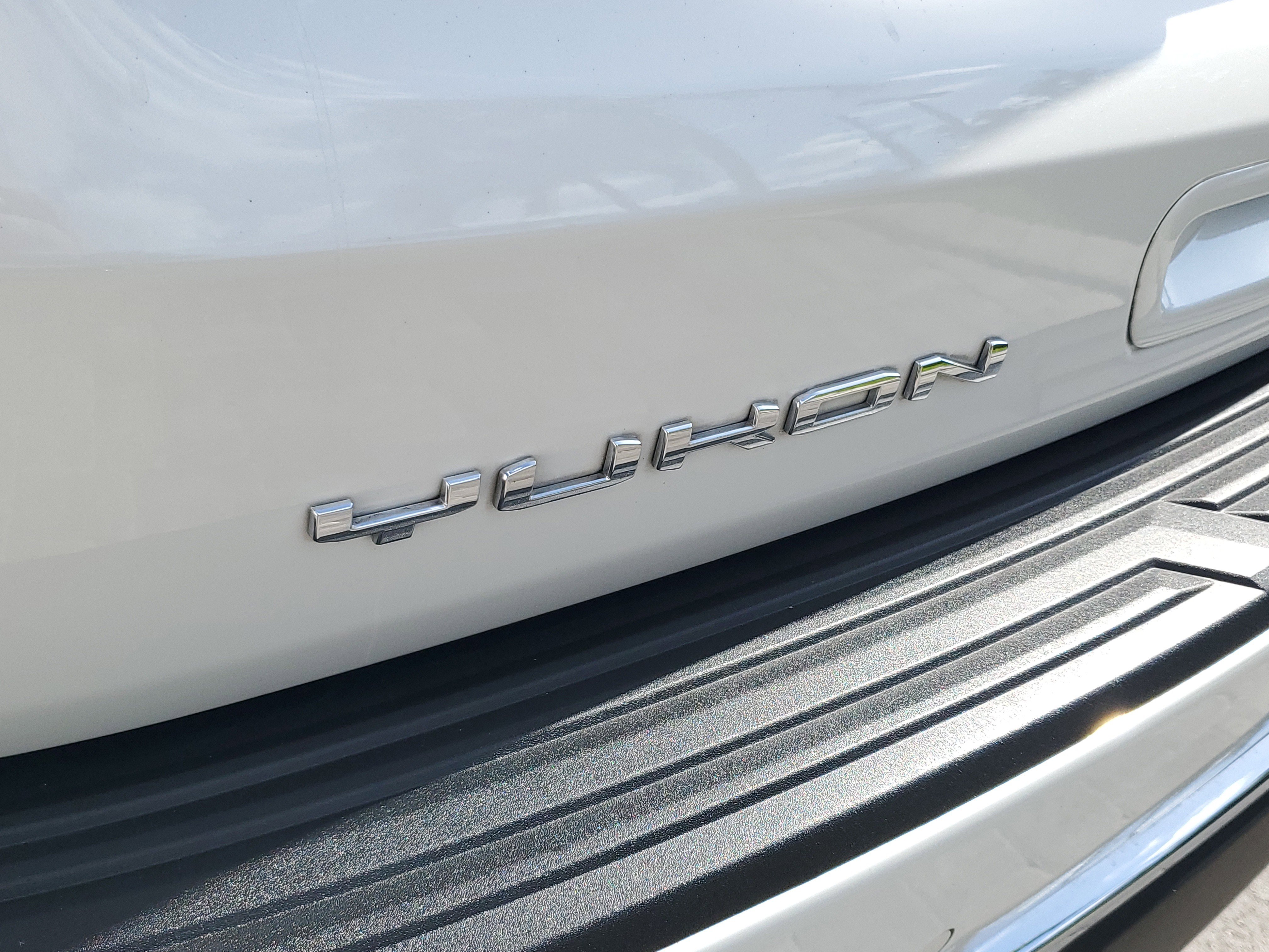 Used 2021 GMC Yukon SLT w/ SLT Premium Package RWD image 8