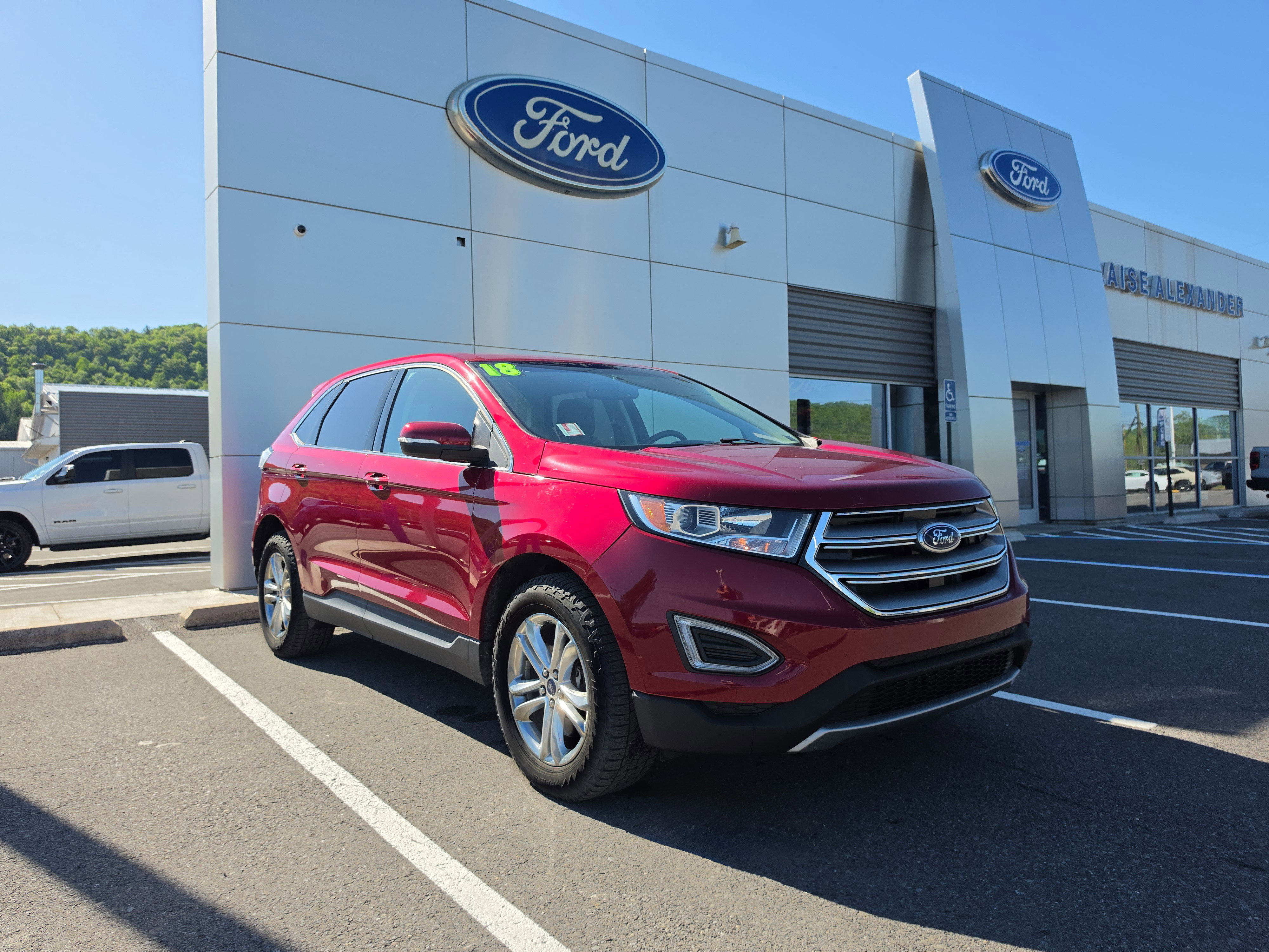 Used 2018 Ford Edge SEL w/ Equipment Group 201A AWD/4WD image 1